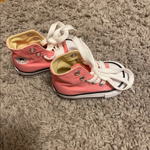 baby girl converse size 2